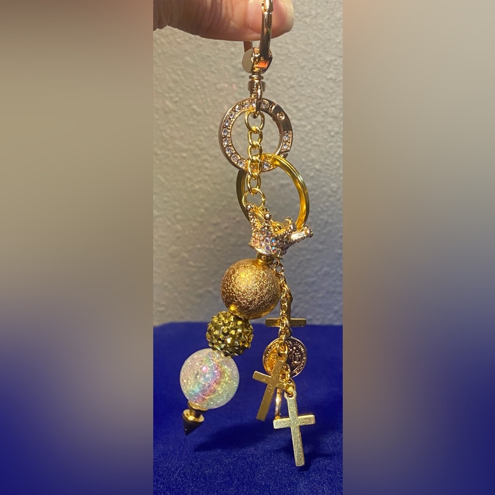 Jesus is King ~ Key Chain ~ NWOT~ 👑 ✝️ ❤️